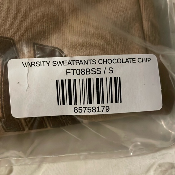 *SOLD*✨NEW!✨The Bar Varsity Sweatpants in Chocolate Chip - Picture 8 of 11